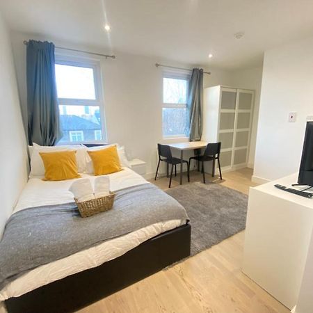 Cozy En-Suite Near Stratford ロンドン エクステリア 写真